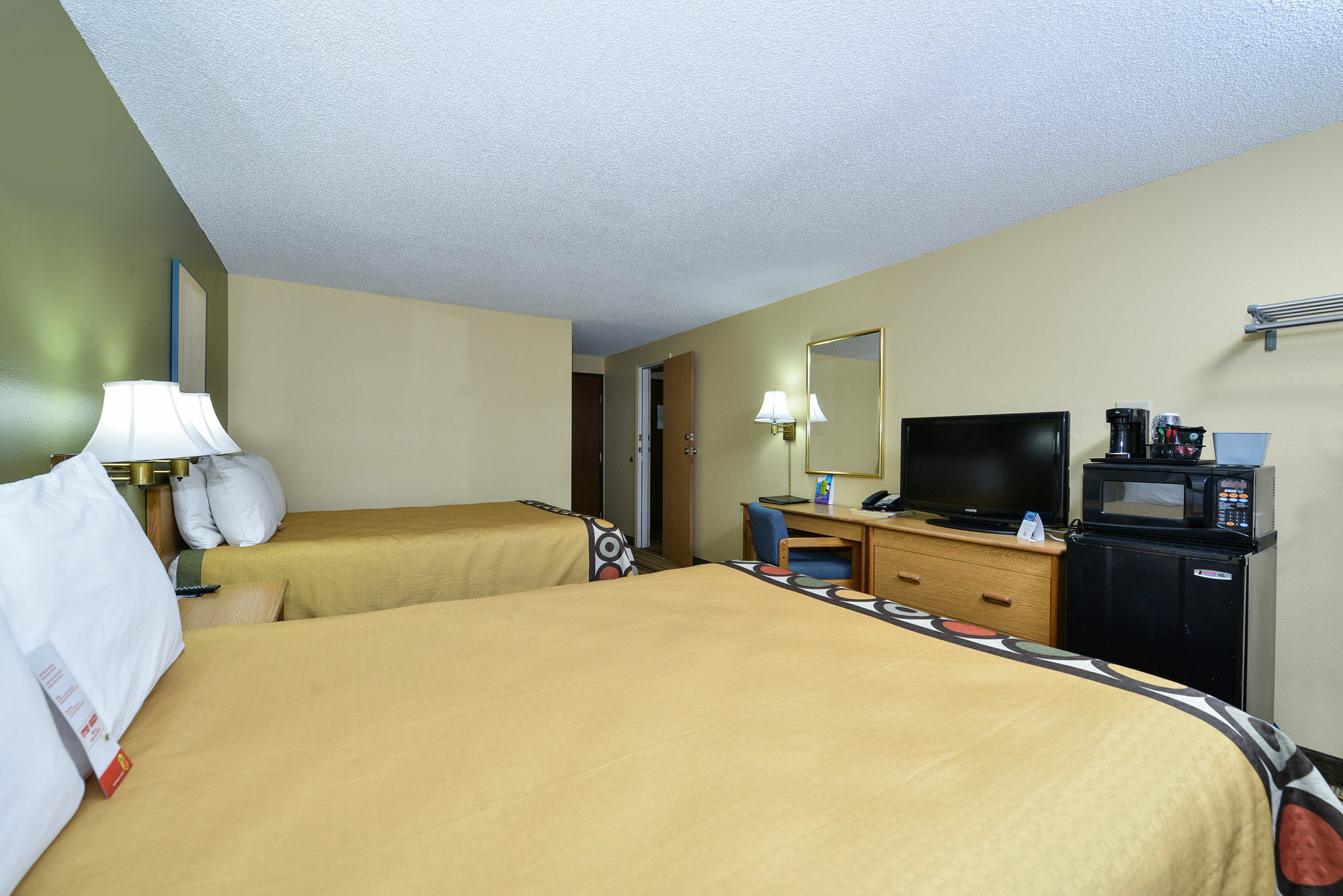 Super 8 By Wyndham Minot Airport Ξενοδοχείο Εξωτερικό φωτογραφία